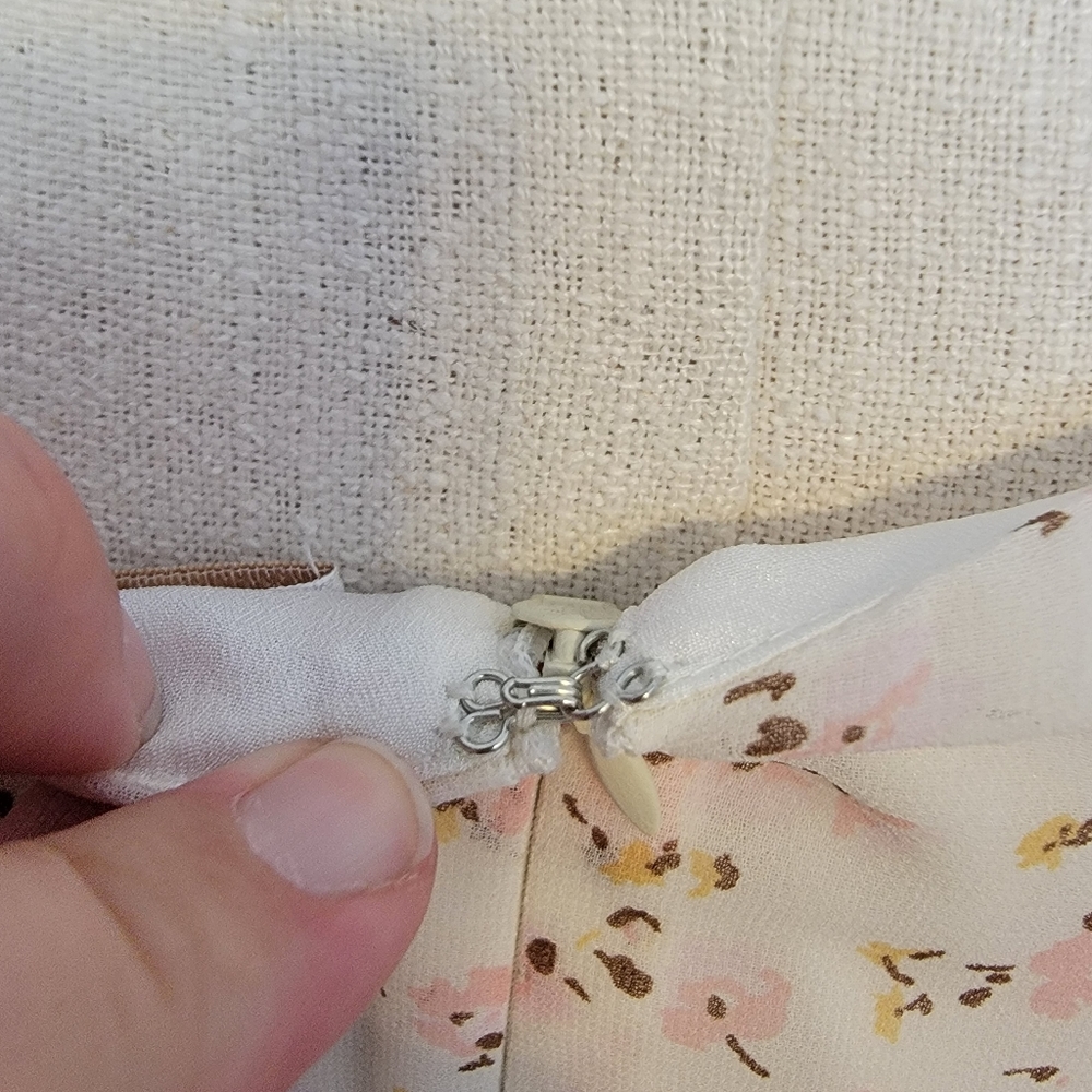 Floral Wayf dress. Sz med. Ruffle detail. Tie at waist. - Picture 3 of 6